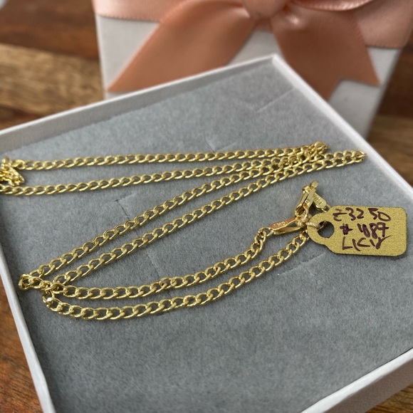 10k Yellow Gold Curb Chain - Picture 2 of 4